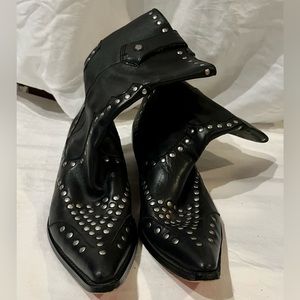 Harley-Davidson Black Leather Studded Biker Boots - Women’s Size 9.5